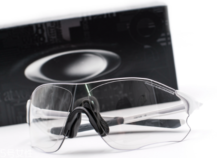 oakley眼鏡是什么檔次？歐克利眼鏡檔次介紹