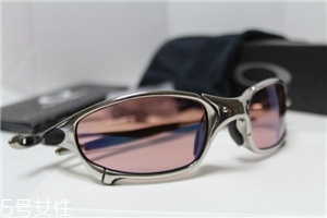 oakley眼鏡真假辨別 歐克利眼鏡怎么辨別真假？