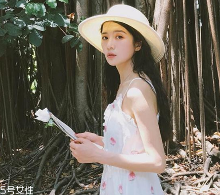 夏天拍照穿什么裙子好看？拍照適合穿什么裙子？