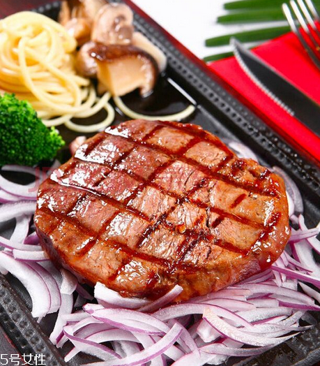西冷牛排如何腌制肉嫩？西冷牛排腌制方法