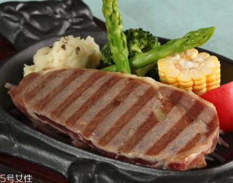 西冷牛排有肥肉嗎？西冷牛排是瘦肉嗎？