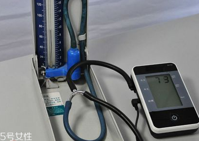血壓計(jì)能用充電電池嗎？