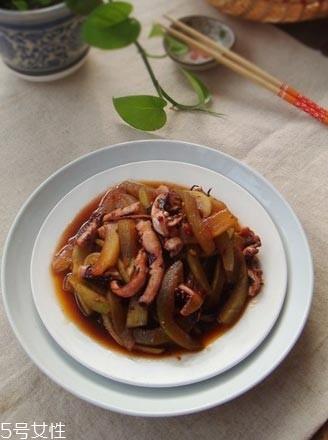 西瓜皮可以炒著吃嗎？西瓜皮可以炒什么？
