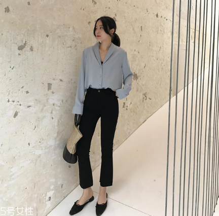 喇叭褲怎么搭配顯腿長(zhǎng)？喇叭褲怎么穿顯高？