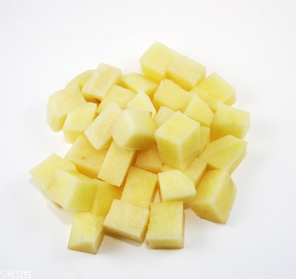 土豆要去皮嗎？土豆怎么去皮最快？