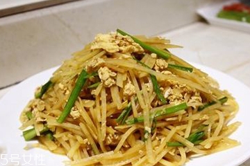 土豆絲炒雞蛋的做法 土豆絲炒雞蛋怎么做？