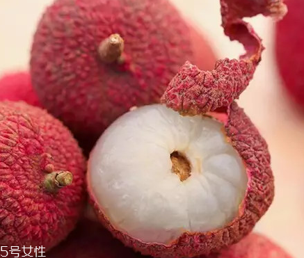 荔枝選購技法 荔枝怎么挑？