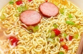方便面是不是零食？方便面是不是發(fā)物？