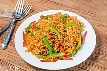 方便面是不是零食？方便面是不是發(fā)物？