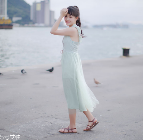 什么顏色連衣裙顯白？連衣裙什么顏色最顯白？