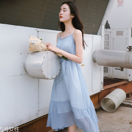 什么顏色連衣裙顯白？連衣裙什么顏色最顯白？
