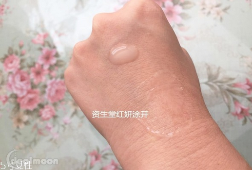 精華液是水嗎？精華液是什么做的？