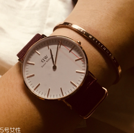 手表按鈕水下可以用嗎？手表按鈕在水下能按嗎？