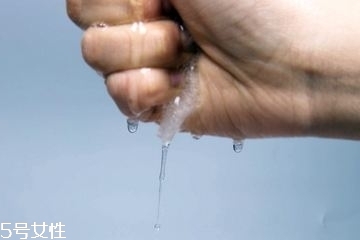 精華液可以收縮毛孔嗎？精華液能不能收縮毛孔？