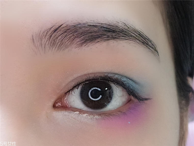 馬卡龍眼影怎么畫(huà) 馬卡龍眼妝畫(huà)法步驟圖