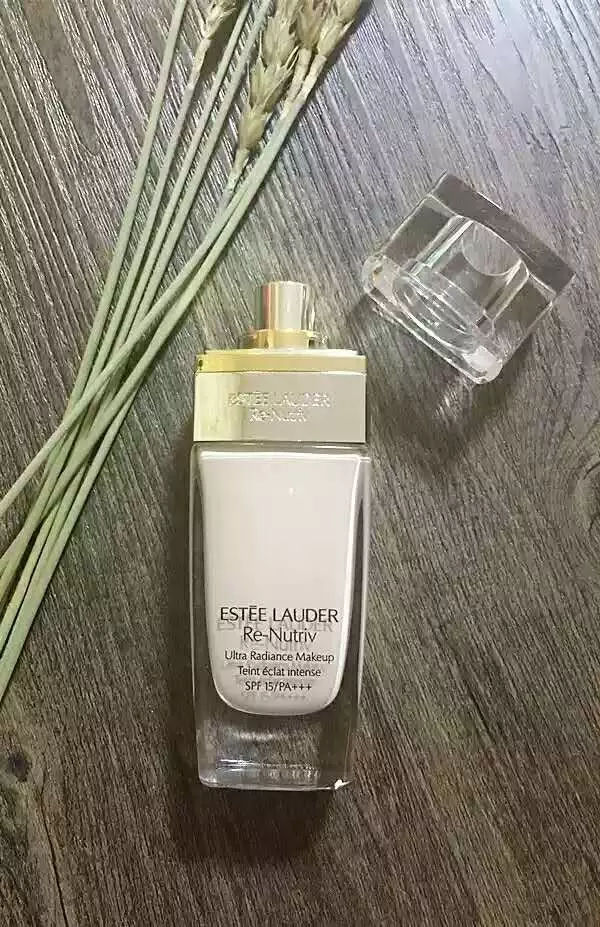 雅詩蘭黛和蘭蔻粉底哪個好？