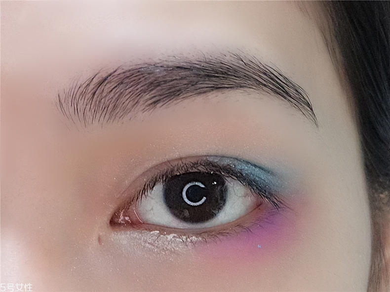 馬卡龍眼影怎么畫(huà) 馬卡龍眼妝畫(huà)法步驟圖
