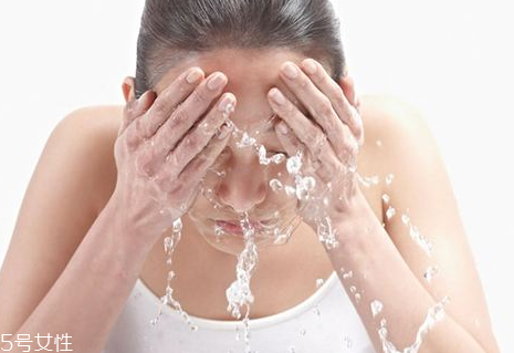敏感肌可以用水楊酸嗎？水楊酸適合敏感肌嗎？