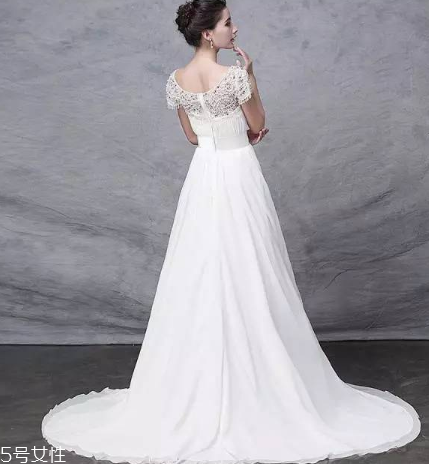 婚紗什么時(shí)候定？婚紗提前多長時(shí)間定？
