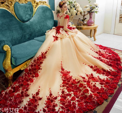 婚紗上的口紅怎么處理？婚紗蹭上口紅能洗掉嗎？