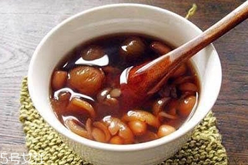 花生衣能和蜂蜜一起吃嗎？花生衣和桑棗一起煮會怎樣？