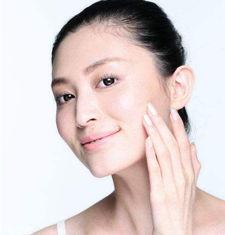 干皮可以用散粉嗎？皮膚干用什么散粉？
