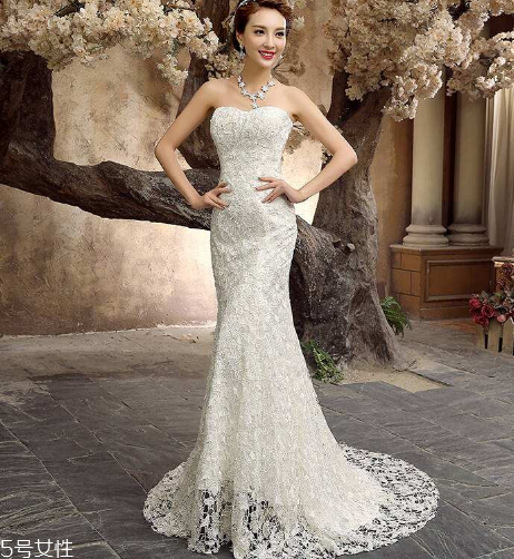 婚紗后面的帶子怎么系？婚紗后背綁帶系法