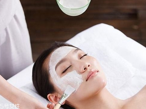 干皮臉上掉皮怎么辦？臉特別干脫皮怎么辦？