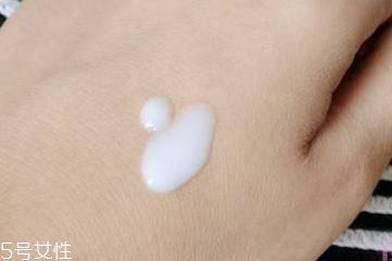 乳液倒不出來怎么辦？玻璃瓶乳液怎么倒出來？