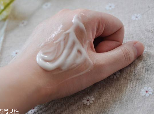 乳液過期了還能用嗎？過期乳液有什么妙用？
