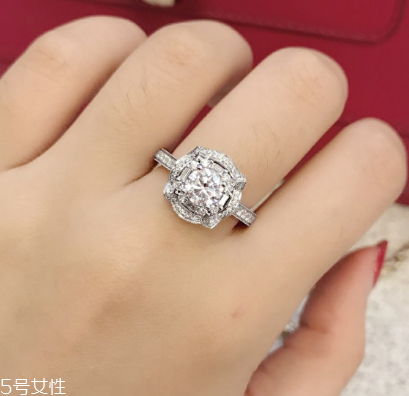 鉆戒可以用醋洗嗎？鉆戒用醋洗是對的嗎？
