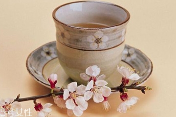 梅花可以泡水喝嗎？梅花泡水的功效
