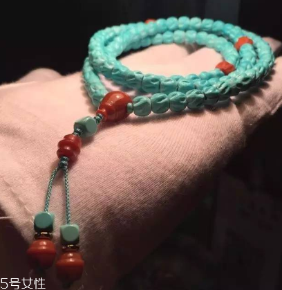 綠松石手串戴哪只手？綠松石手鏈戴左手還是右手？