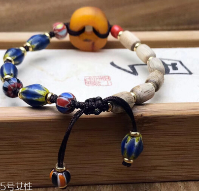 沉香手串是什么味道？沉香手串正品味道是什么樣的？