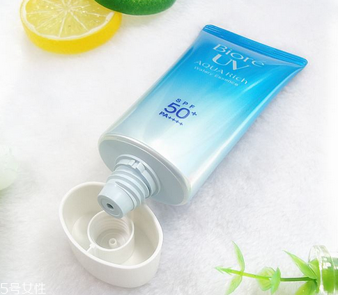 防曬霜兩年了還能用嗎？防曬霜可以用兩年嗎？