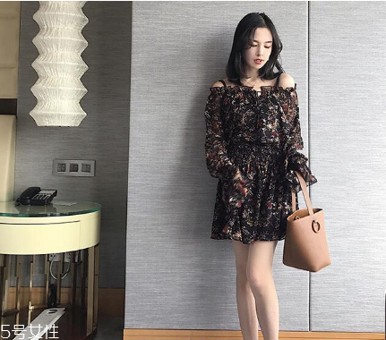 女生去海邊穿什么衣服？海邊度假怎么穿搭顯瘦？