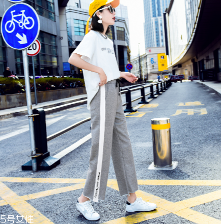 女生去海邊穿什么衣服？海邊度假怎么穿搭顯瘦？