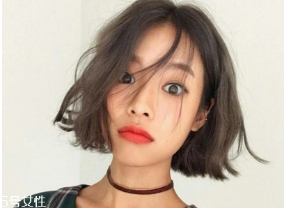 經(jīng)?；瘖y對(duì)皮膚有什么影響 經(jīng)?；瘖y的危害