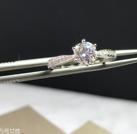 鉆戒四爪好還是六爪好？鉆戒六爪和四爪區(qū)別