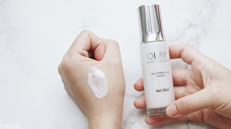 olay水感透白系列與水感透白臻粹系列哪個好？什么區(qū)別？