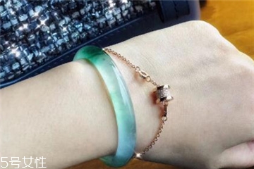 手鐲什么顏色好看？手鐲買哪種顏色好？