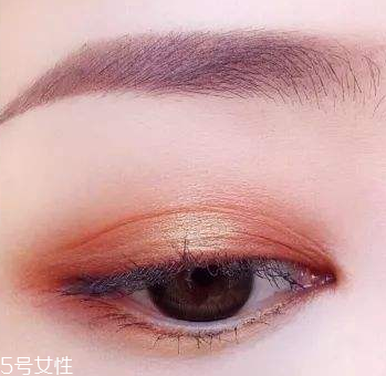 眼影會(huì)暈妝嗎？為什么眼影總是暈妝？
