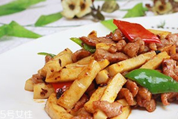 鹿肉和牛肉哪個(gè)好？鹿肉和牛肉哪個(gè)好吃些？