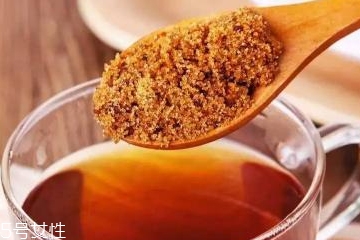 紅糖面膜用什么水稀釋？紅糖面膜用熱水還是冷水泡？