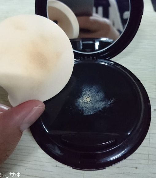 雅詩蘭黛紅石榴氣墊cc代言人是誰？雅詩蘭黛氣墊哪款好用？