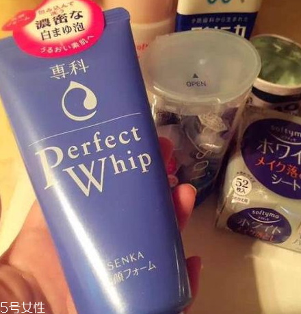 皂基洗面奶可以卸妝嗎？皂基洗面奶有卸妝功效嗎？