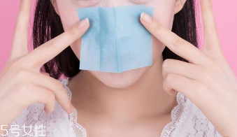 吸油紙會吸走防曬霜嗎？吸油紙會將水分帶走嗎？