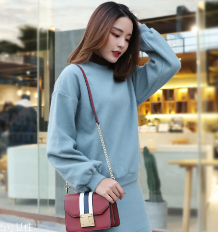 20歲女生背什么包？20多歲女生適合什么包包？