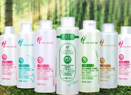 絲瓜水和玫瑰水哪個好？絲瓜水和玫瑰水可以一起用嗎