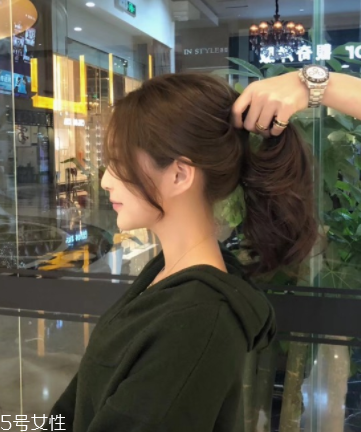 燙發(fā)是冷燙好還是熱燙好？冷燙和熱燙哪個更自然？
